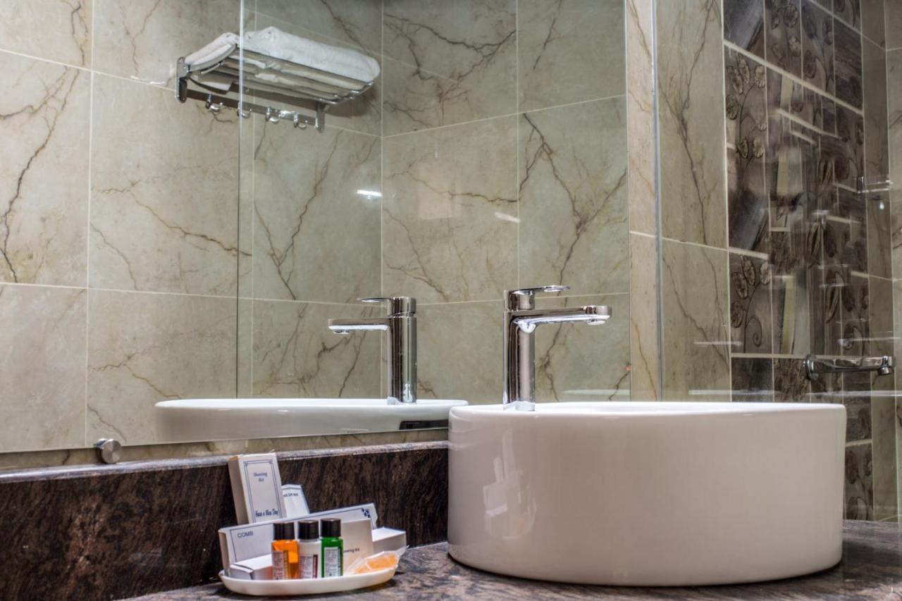 Hotel Lav Kush International Varanasi Ngoại thất bức ảnh