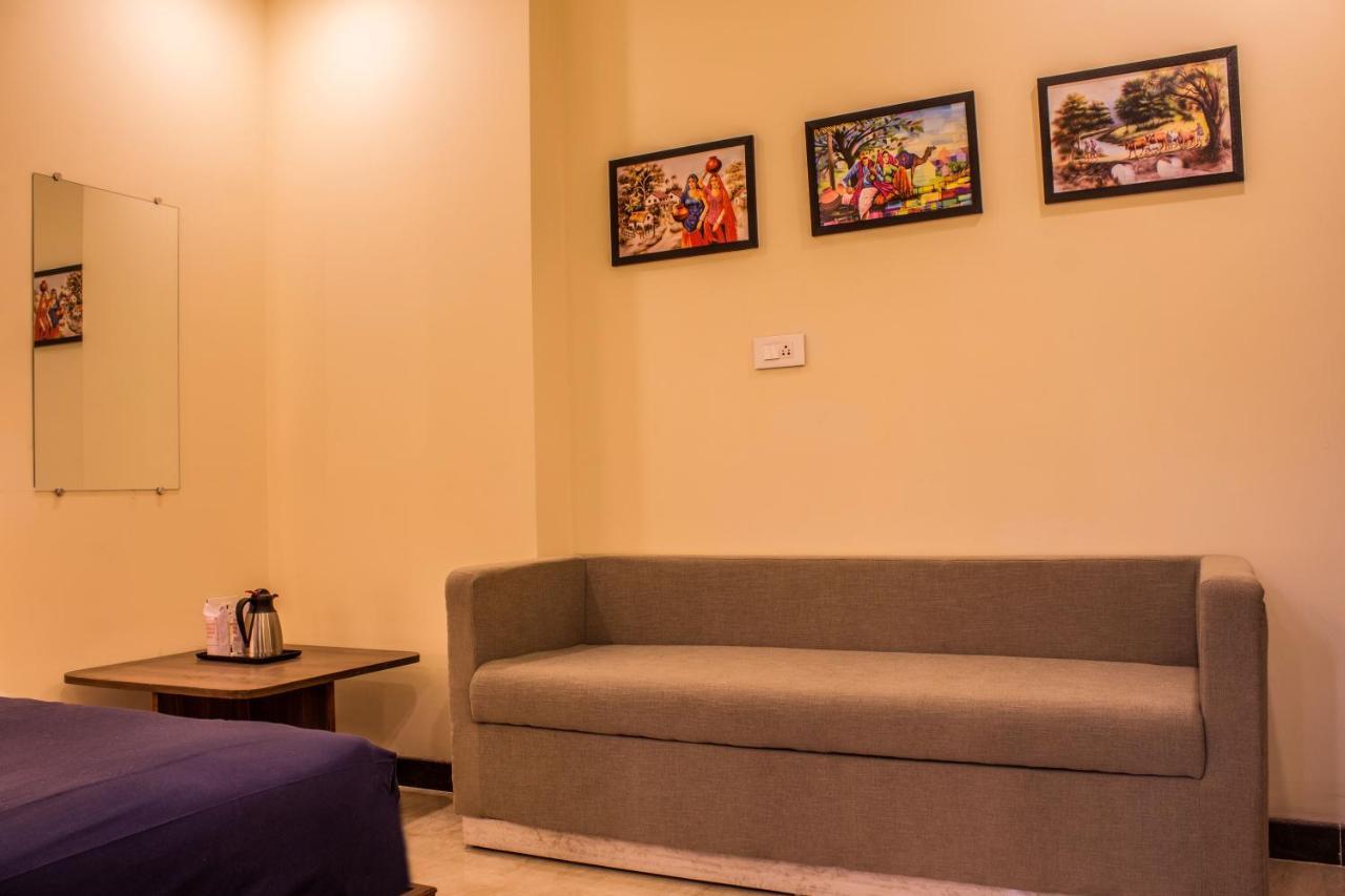 Hotel Lav Kush International Varanasi Ngoại thất bức ảnh