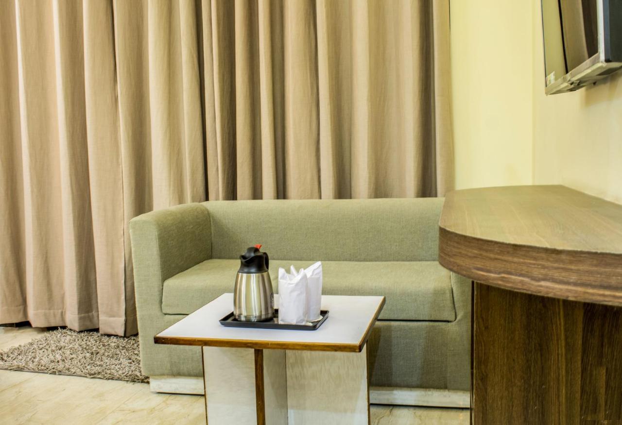 Hotel Lav Kush International Varanasi Ngoại thất bức ảnh