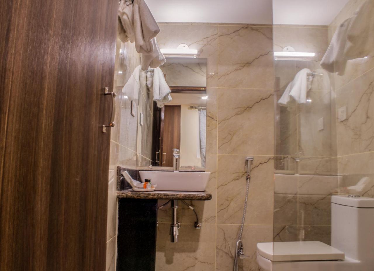 Hotel Lav Kush International Varanasi Ngoại thất bức ảnh