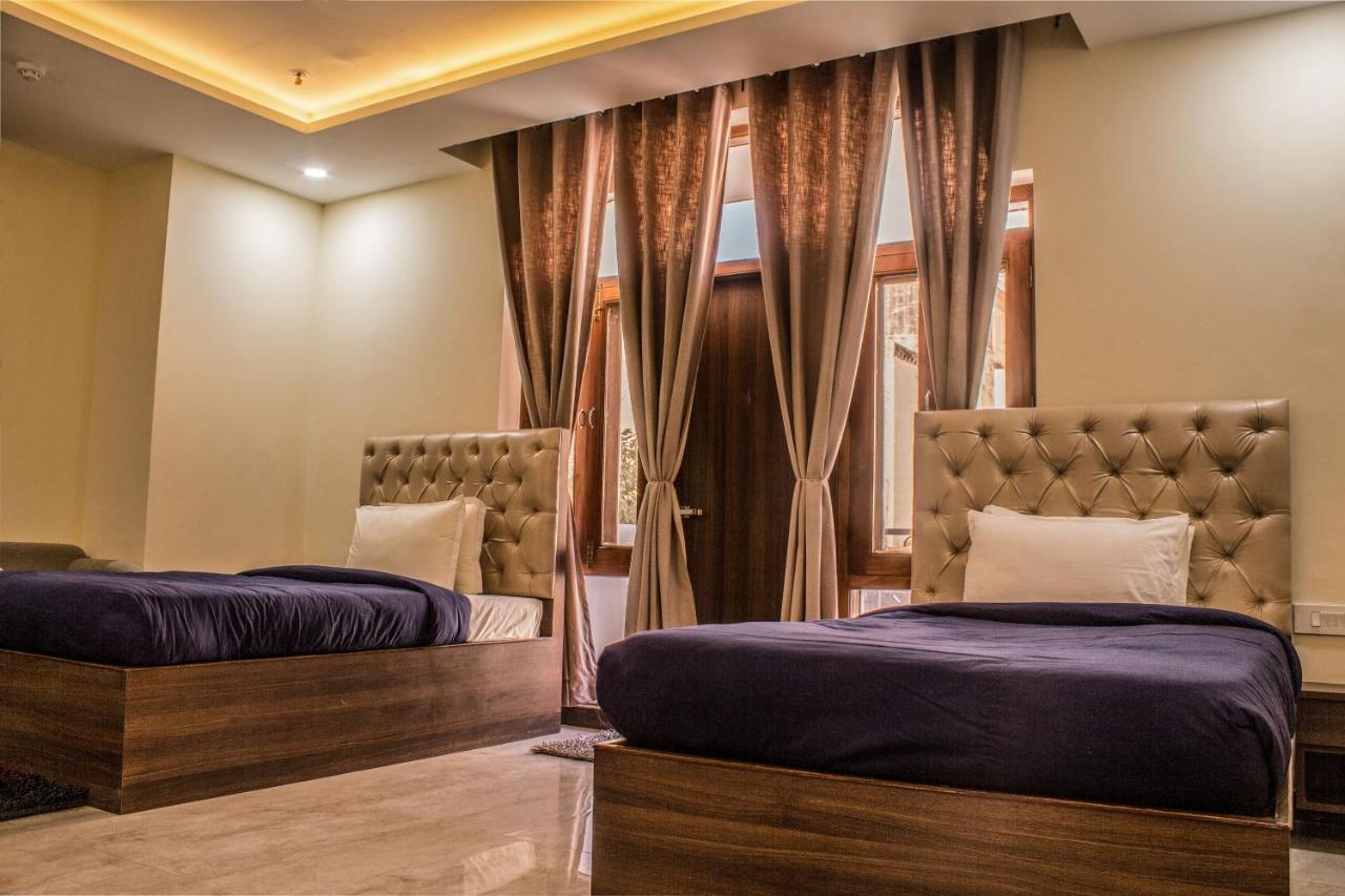 Hotel Lav Kush International Varanasi Ngoại thất bức ảnh