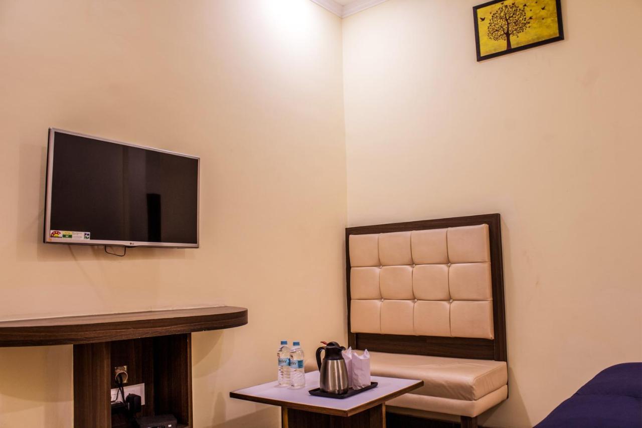 Hotel Lav Kush International Varanasi Ngoại thất bức ảnh