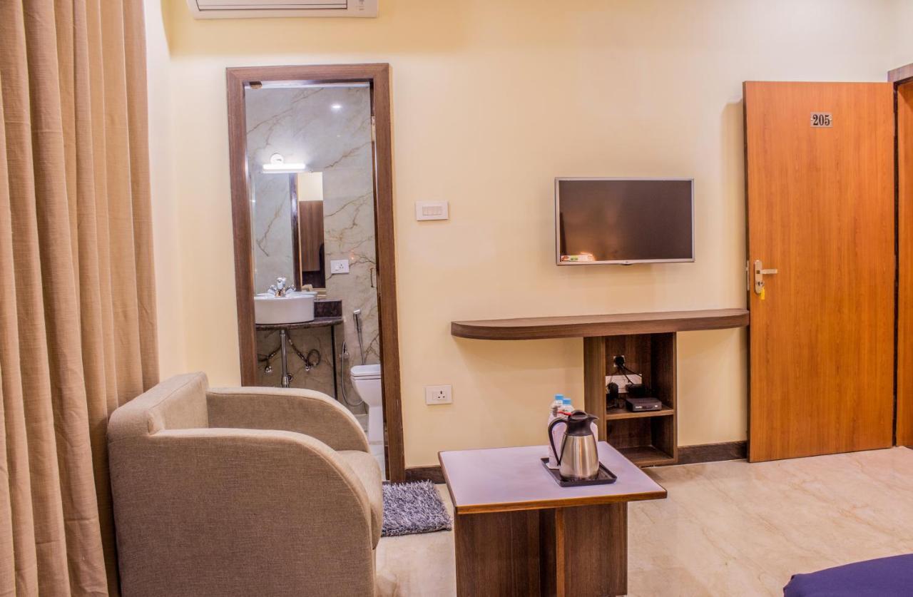 Hotel Lav Kush International Varanasi Ngoại thất bức ảnh