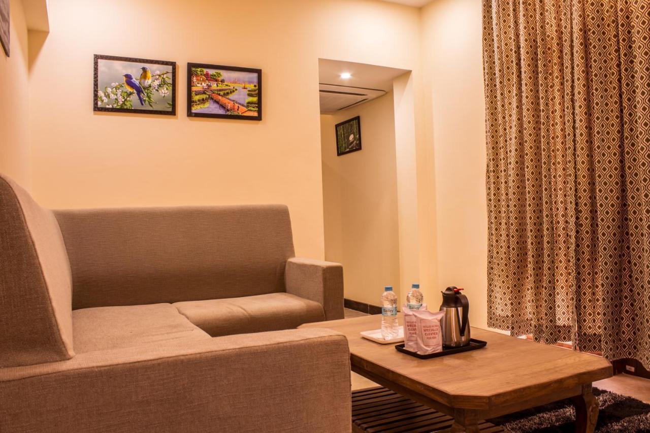 Hotel Lav Kush International Varanasi Ngoại thất bức ảnh