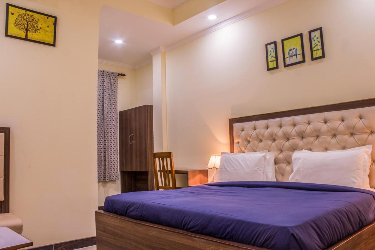 Hotel Lav Kush International Varanasi Ngoại thất bức ảnh