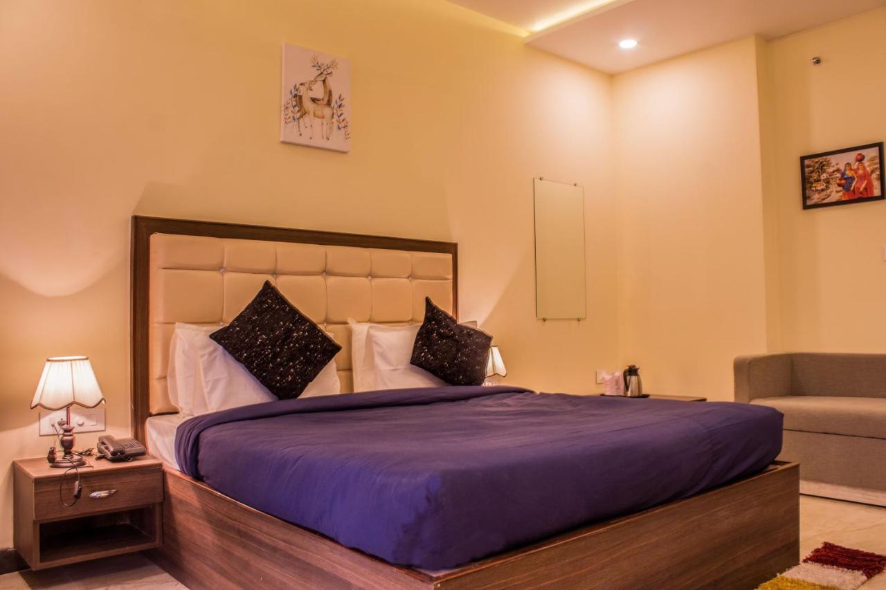 Hotel Lav Kush International Varanasi Ngoại thất bức ảnh